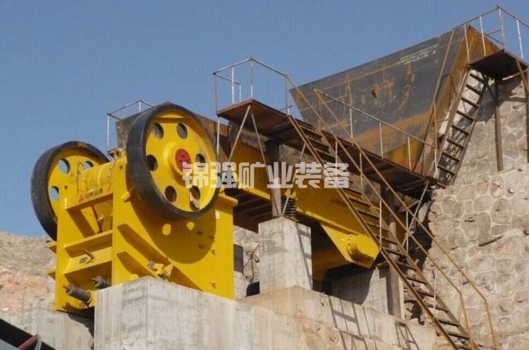 鄂式粉碎機(jī)(圖4)